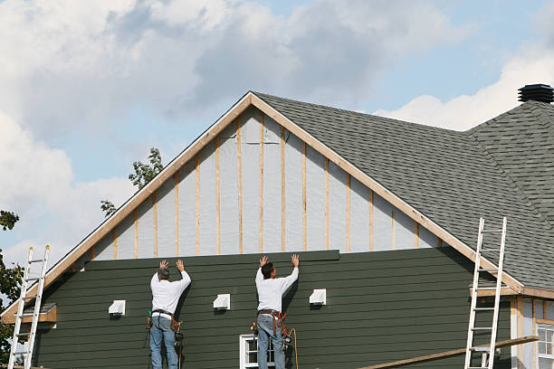 Professional Siding Contractor technician working in Freeburg, IL
